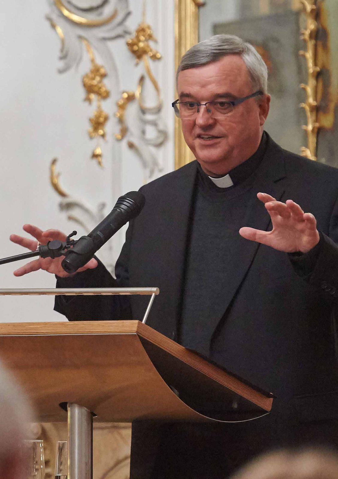Bischof Karl-Heinz Wiesemann bei den Bruchsaler Schlossgesprächen